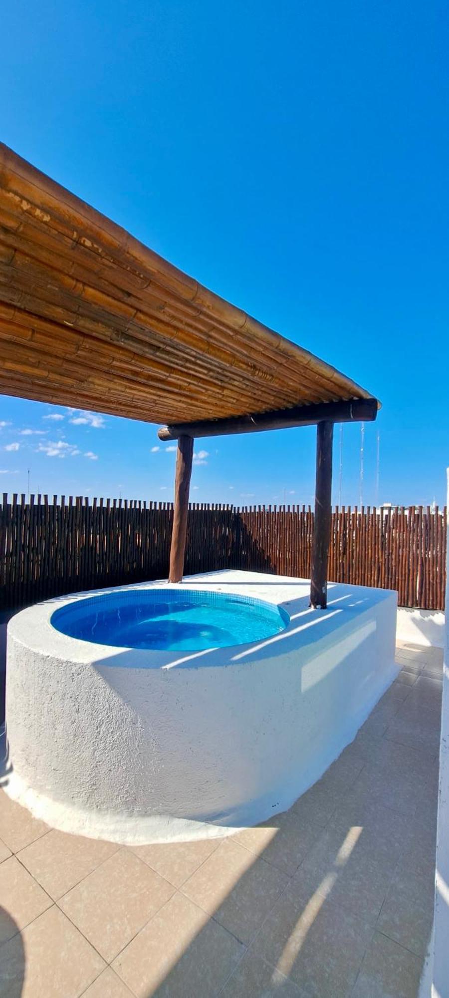Close Calle6 With Jacuzzi